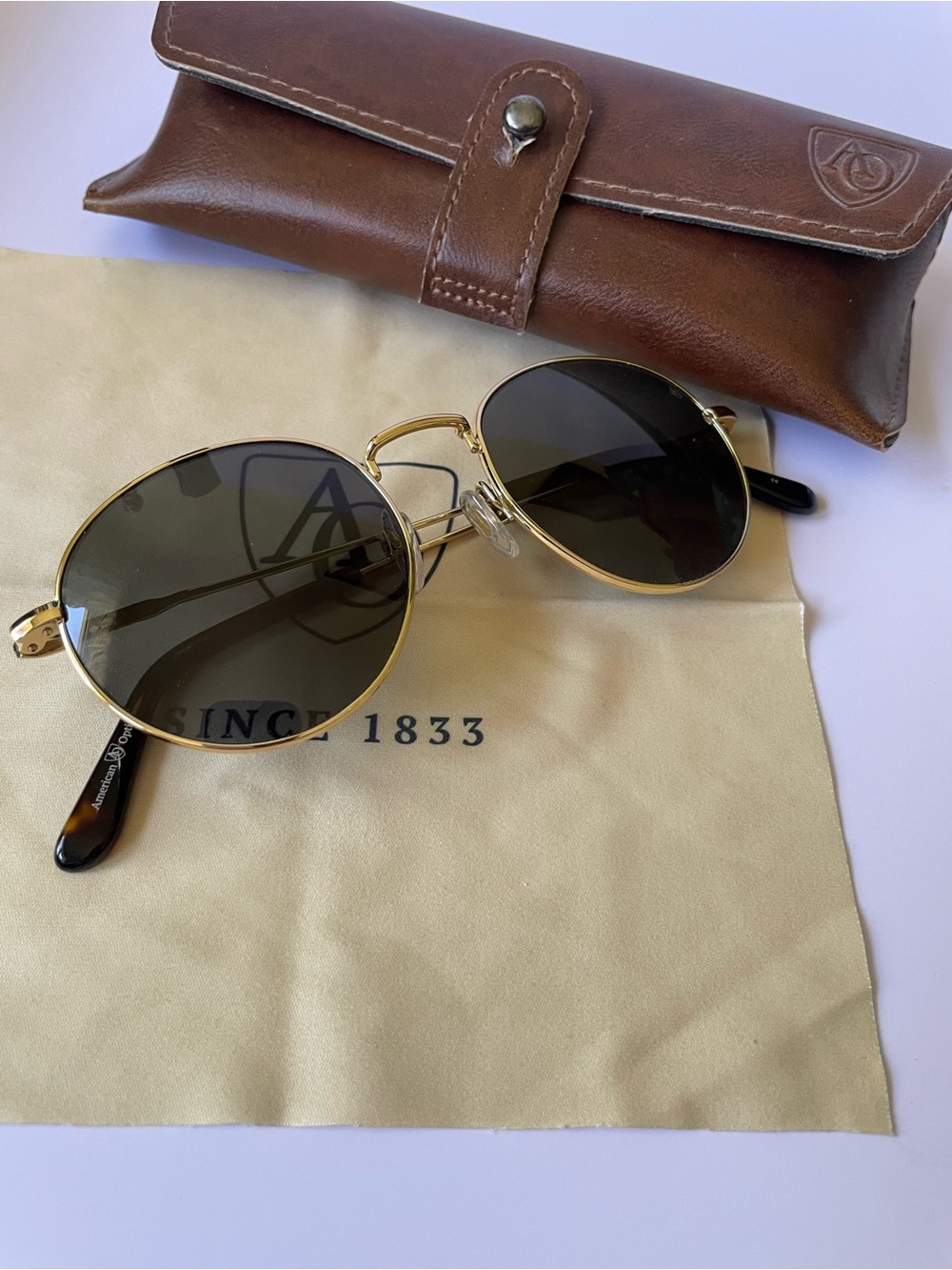 American Optical 1002  Gold and Gray Round Sunglasses 🌞🕶️🇺🇸